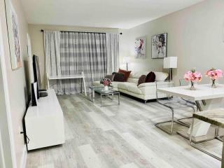 Modern 1BR 1BA Condo 1Block to Aventura Mall - Aventura - 8