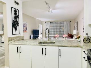 Modern 1BR 1BA Condo 1Block to Aventura Mall - 5
