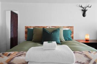 Whimsical Berkeley Bungalow - 7