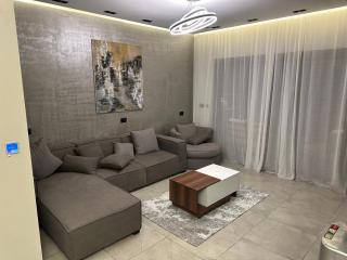 Luxurious Studio overlooking a lake in Privado Madinaty - New cairo - 7