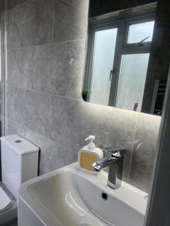 New self-contained double bedroom studio flat - Londres - 3