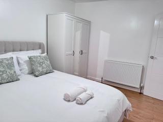 Cosy 4-Bedroom Entire Home - Sleeps 7, Oxford - Oxford - 4