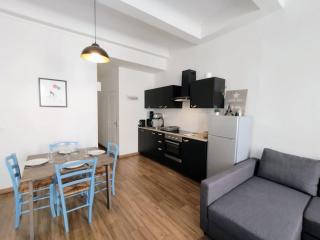 50sqm in Old Port 2 bedrooms apartment 6 max - 3
