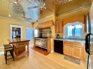 The Bartlett Village House - 7