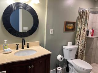 Guest Suite in Peggy's Cove Area - French Village - 1