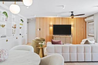 C'est Mermaid - A Stunning Beachside Escape - Gold Coast - 4