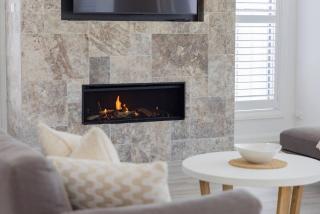 Shoreline Luxe - Refined Beachside Elegance with Spa - Caves Beach - 4