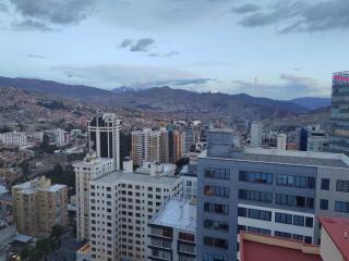 Departamento con vistas unicas, Paso a Embajadas, Sopocachi - La Paz - 2
