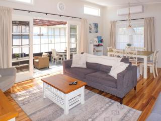 Snapper Bach - Foxton Beach Holiday Home - Foxton - 0