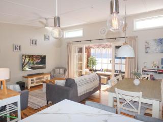 Snapper Bach - Foxton Beach Holiday Home - Foxton - 2