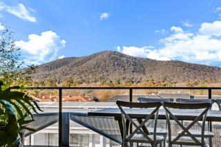 Mountain View City Center Apartment with BBQ - Canberra - 2