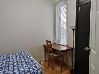 Delightful room near Metro Monk station with Self Check-in - Montréal - 6