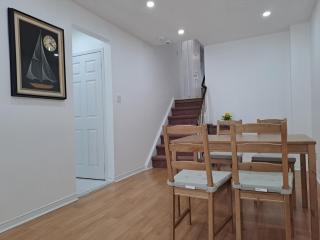 Lala-near Pearson airport-mall-free parking - Mississauga - 6