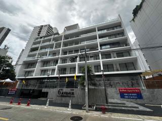 6th Avenue Sukhumvit 305 BTS Asoke & Nana MRT Sukhumvit - Bang Kapi - 6