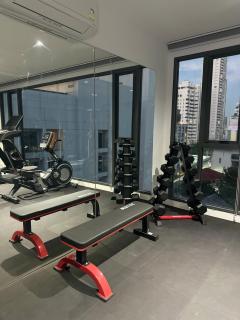 6th Avenue Sukhumvit 305 BTS Asoke & Nana MRT Sukhumvit - 3