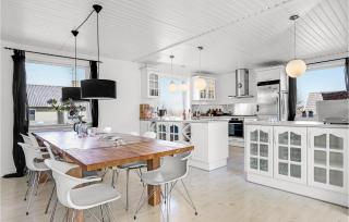 5 Bedroom Lovely Home In Allinge - 9