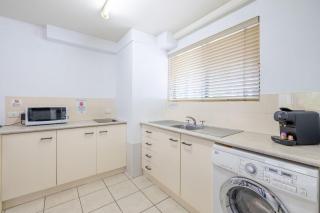 Bay Breeze 18, 1 Trafalgar St - ground floor, air con and complex pool - Nelson Bay - 1