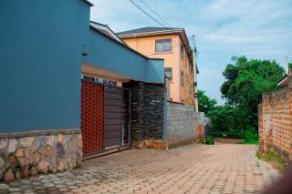 Travel Sanctuary residence - Luxury2 - Kampala - 2