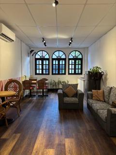 Victoria Pods - George Town - 4