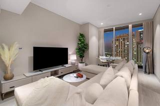 Stylish 1BR Apartment with Eye of Dubai View and Marina Access - Dubai - 8