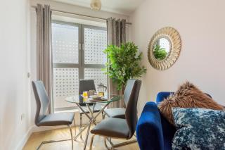 Queen's Lodge, Redhill - 2