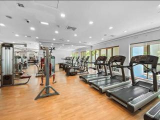 FIRST CLASS 2BR Incredible Burj Khalifa View - Dubai - 5