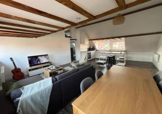Prime Location! 1BR Apartment near De Haan Beach - 0
