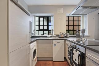 Bright 1-Bed Apartment in Central Birmingham - 4