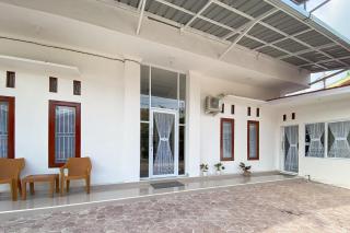 RedDoorz Syariah Near RSUP Dr M Djamil Padang - Padang - 5