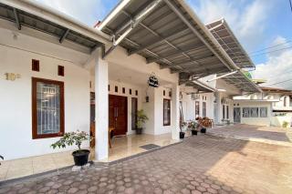 RedDoorz Syariah Near RSUP Dr M Djamil Padang - Padang - 8