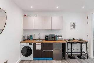 Tranquil Garden Studio in Neasden, London - 7