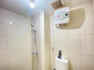 Modern and Comfy Studio Room at Grand Asia Afrika Apartment By Travelio - 2