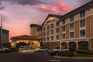 Comfort Suites - 6
