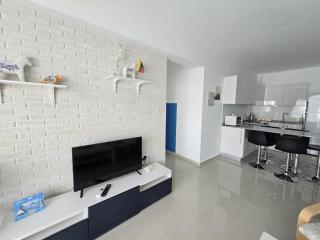 1-Bedroom Poolside Cornelius Apartment in Caesar Resort - Dherinia - 7