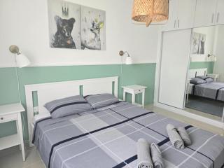 1-Bedroom Poolside Cornelius Apartment in Caesar Resort - Dherinia - 6