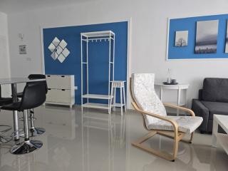 1-Bedroom Poolside Cornelius Apartment in Caesar Resort - Dherinia - 4