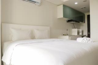 Elegant and Comfy Studio at Daan Mogot City Apartment By Travelio - Jacarta - 8
