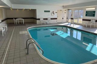 Country Inn & Suites by Radisson, Owatonna, MN - 2