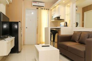 Minimalist and Warm 2BR Bassura City Apartment By Travelio - Jacarta - 1