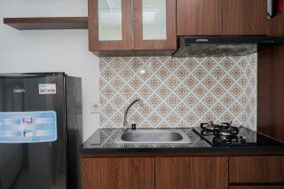 Comfort and Warm Studio Room Apartment at M-Town Residence By Travelio - Tangerang - 3