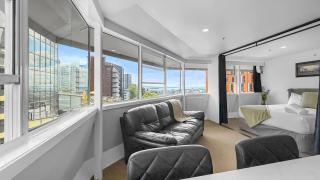 Whitaker Wish- Spacious, city based apartment with carpark - Auckland - 3