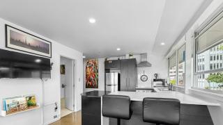 Whitaker Wish- Spacious, city based apartment with carpark - 1