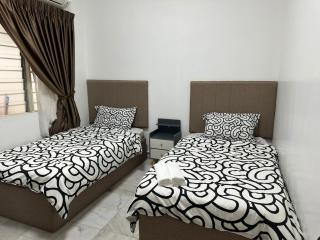 4 Bedroom House with Swimmin Pool at PD by MAISON - Port Dickson - 3