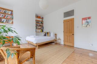 Spacious 2BD Flat By Regents Park & Camden Town! - 4