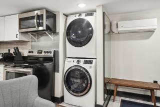 Spacious, Historic Logan Circle Rowhouse - Washington - 3