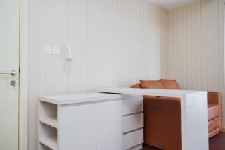 Cozy and Comfort Living 1BR Apartment at M-Town Residence By Travelio - Tangerang - 4