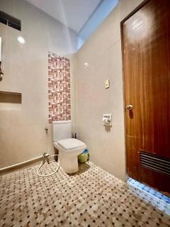 5min to SM, Beside Landbank, max 6 pax - 2