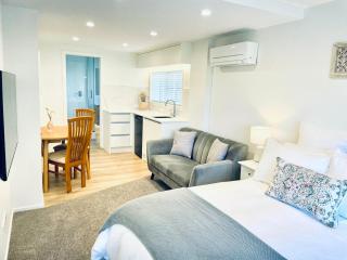 Moores Studio Retreat - 6