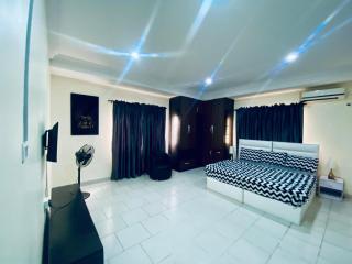 Opal Exquisite Apartment - Lekki - 1