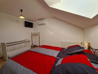 Gîte familial avec piscine partagée, terrasse et WiFi - FR-1-591-635 - 2